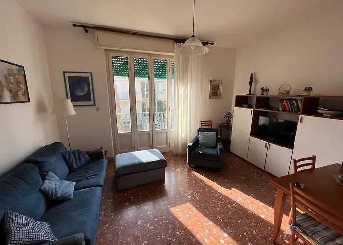 Sunny 2-Bedrooms Apartment