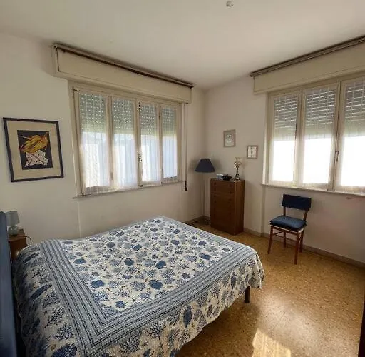 Sunny 2-Bedrooms Apartment